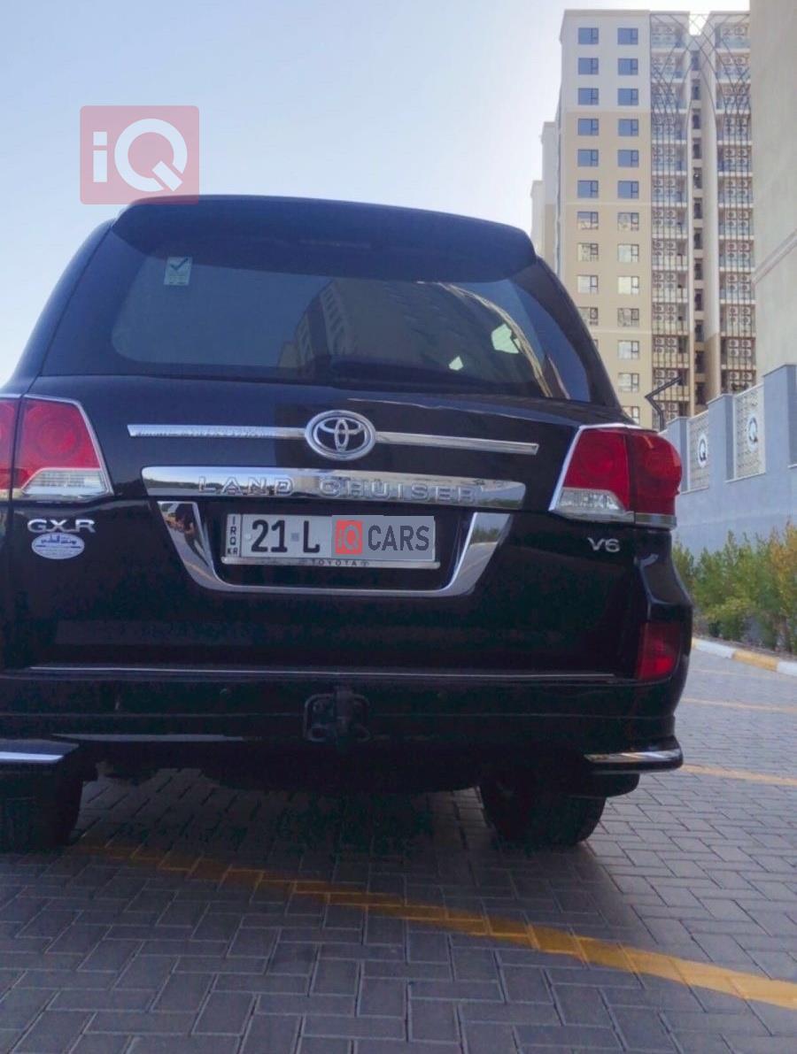 تۆیۆتا لاند کروزەر